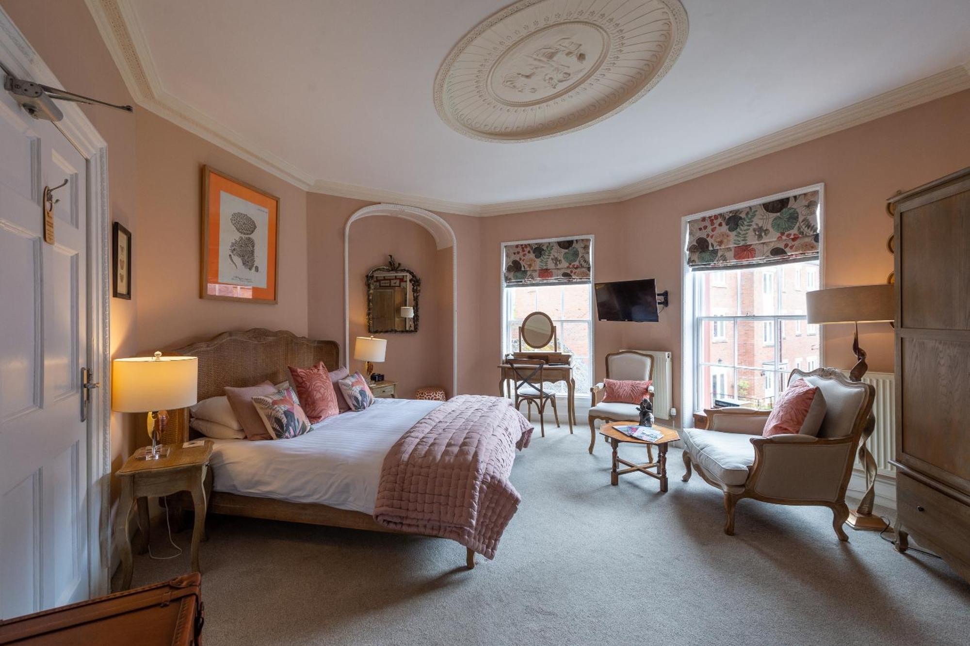 Darwin'S Townhouse Bed and Breakfast Shrewsbury Eksteriør billede A bedroom at The Swan