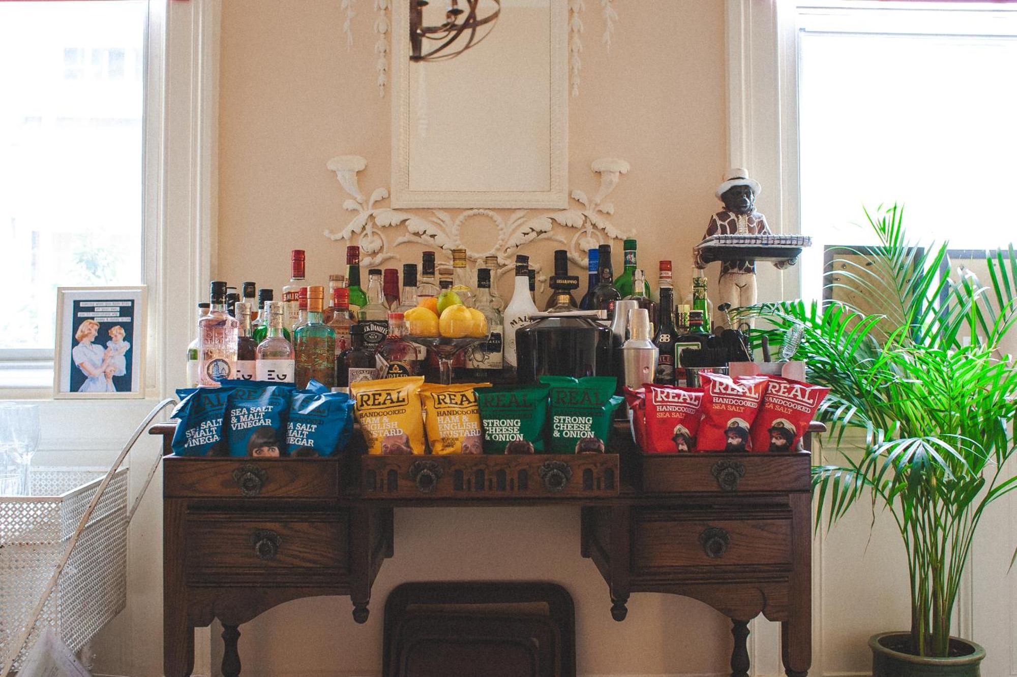 Darwin'S Townhouse Bed and Breakfast Shrewsbury Eksteriør billede A wet bar