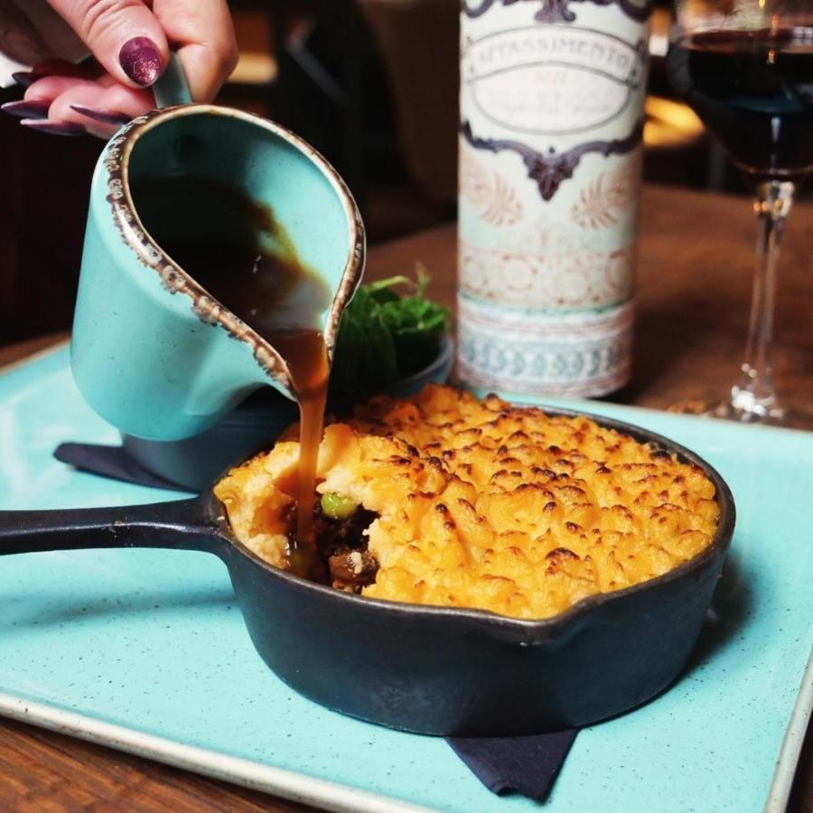 Darwin'S Townhouse Bed and Breakfast Shrewsbury Eksteriør billede Shepherd's pie